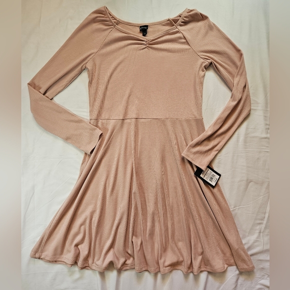 NWT Art Class Girls Pink Long Sleeve Fit & Flare V-Neck Dress Size XL 14/16 - Picture 1 of 9